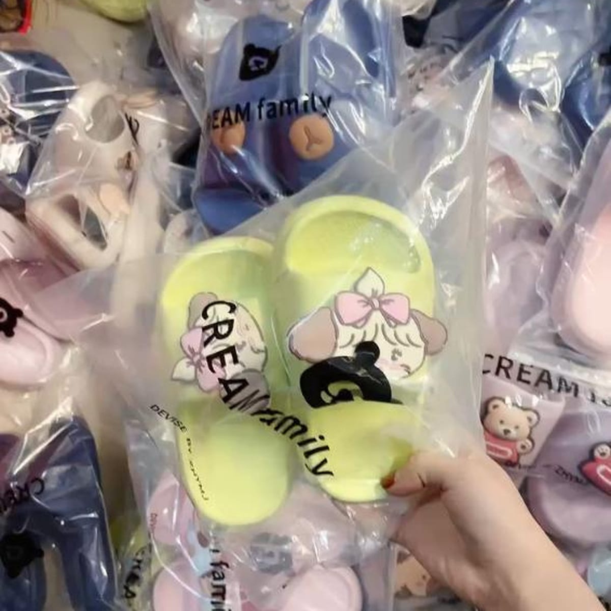 Kids' Slippers