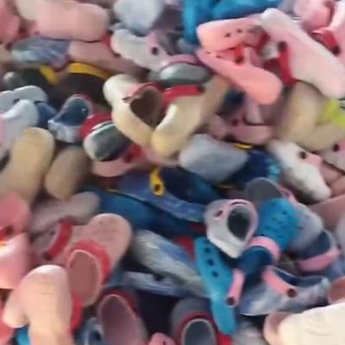 Kids' Plain Clogs