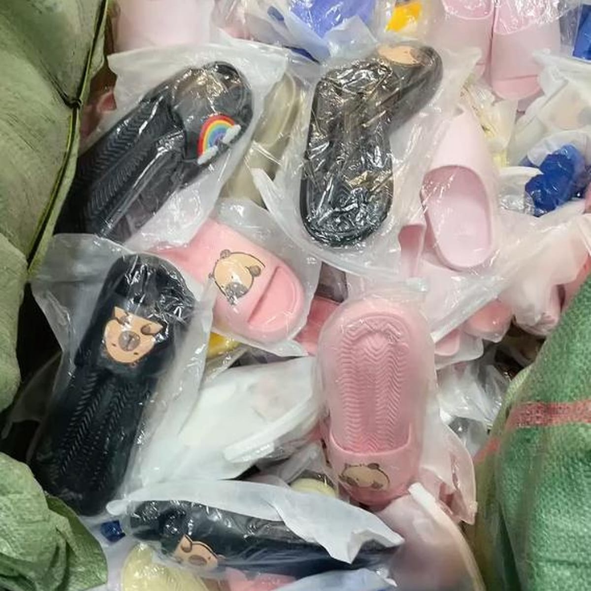Kids' Slippers with Accessories